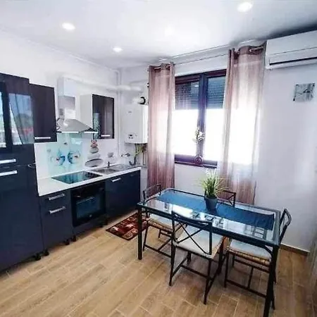 Apartment Dobos Navodari